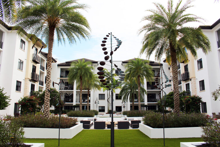 Naples Square_NeverFade Projec