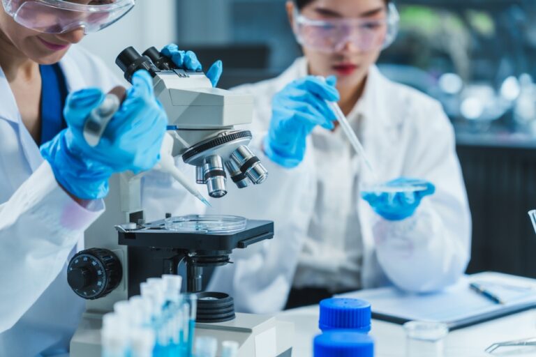 Asian women in lab